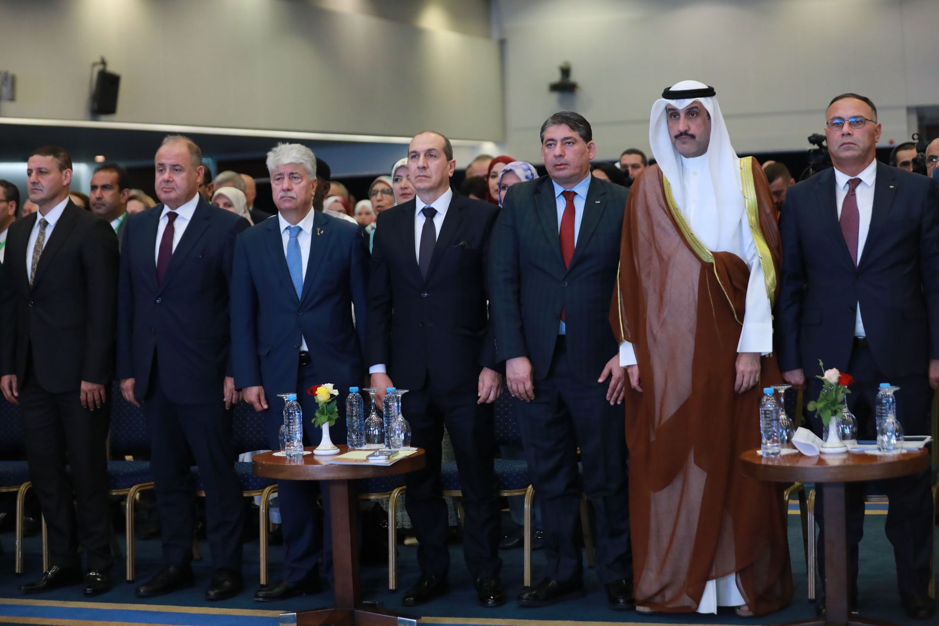 Organisation d'une conférence-débat de haut niveau consacrée au thème : « La numérisation comme outil d’intégration et de complémentarité des États arabes membres avec l’économie mondiale »
